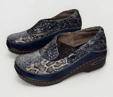 L'Artiste Spring Step Burbank Leather Clogs Women Blue Reptile Print Sz 37