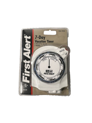 First Alert 7-Day Vacation Timer Automatic Lights On Off Model TM260 Plug In