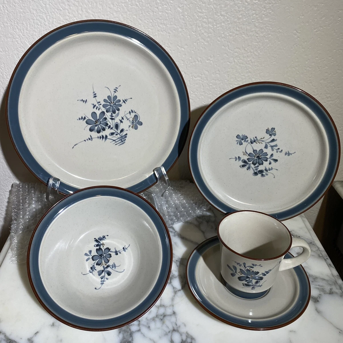 Noritake stoneware top