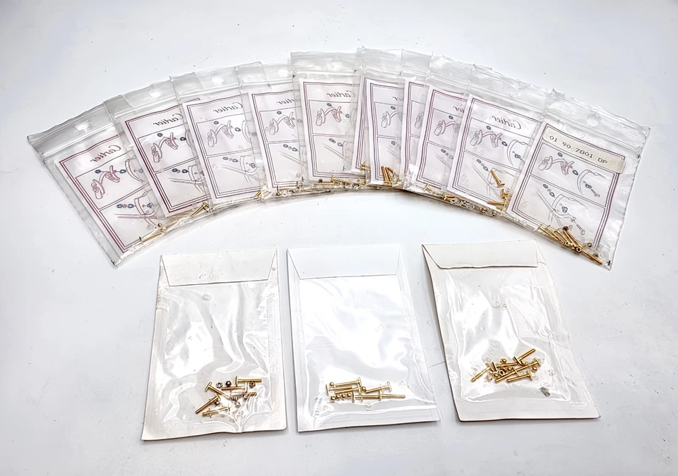 ¡NUEVO! Auténticos juegos completos de tornillos Cartier rectangulares curvos - dorados Foto 3 de 4