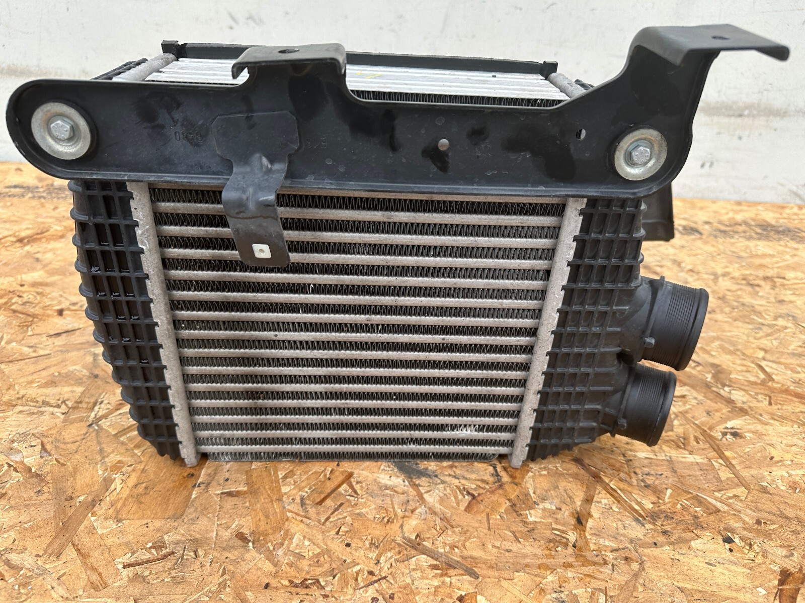 LEFT TURBO RADIATOR/INTERCOOLER W/DUCT 13-16 MASERATI QUATTROPORTE GHIBLI GTS