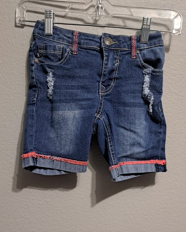 Girls Size 10 Distressed Denim Shorts with Frayed Hem – Stylish & Comfy