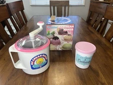 DONVIER 2-Pint Chillfast Manual Crank Ice Cream Maker Set, Pink, Made in Japan