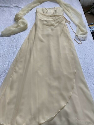 pale yellow gown