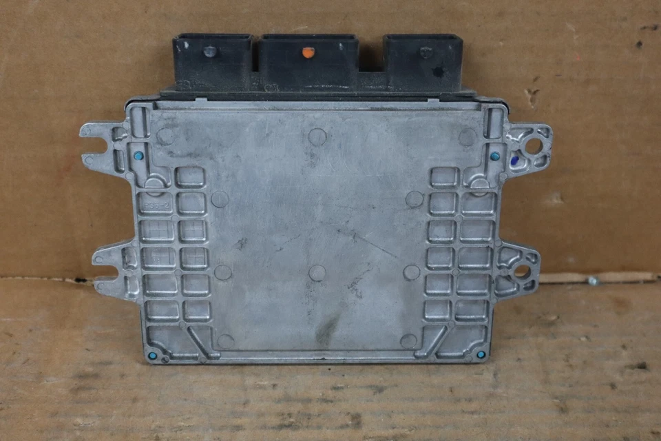 Nissan Versa 2016 motor 1,6 L módulo de control informático ECM ECU OEM BEM332300 Foto 2 de 4