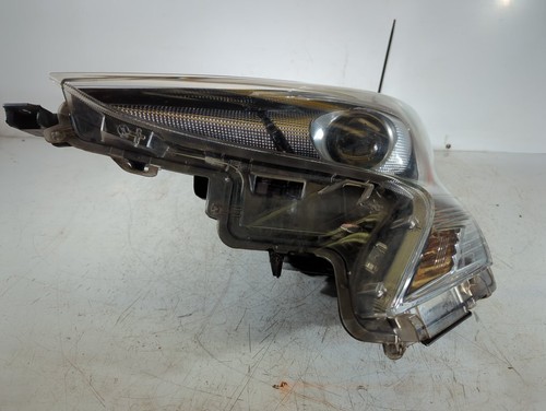 Toyota Prius Vvt-i Mk4 Hatchback 5 Door 2015-2022 Headlight passenger Side P2 - Picture 3 of 12