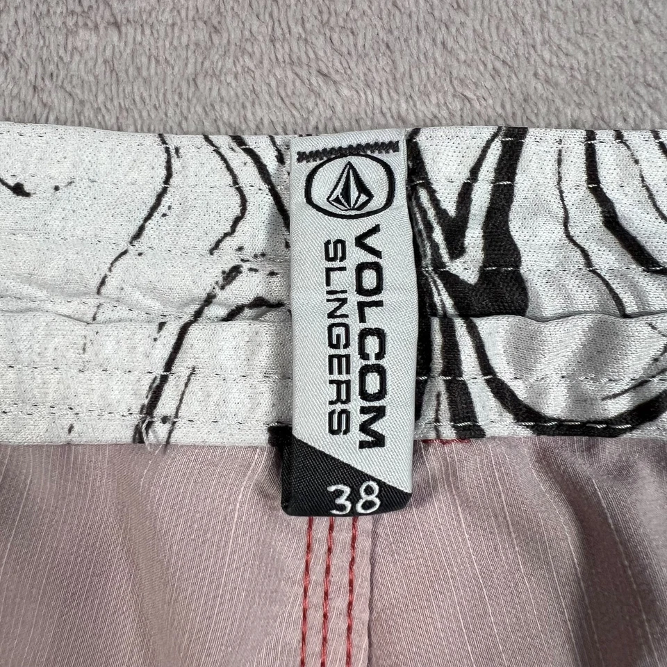 Volcom Slingers Board Shorts Mens 38 Waist Red Quick Dry Lightweight Surf Swim - Image 3 of 4