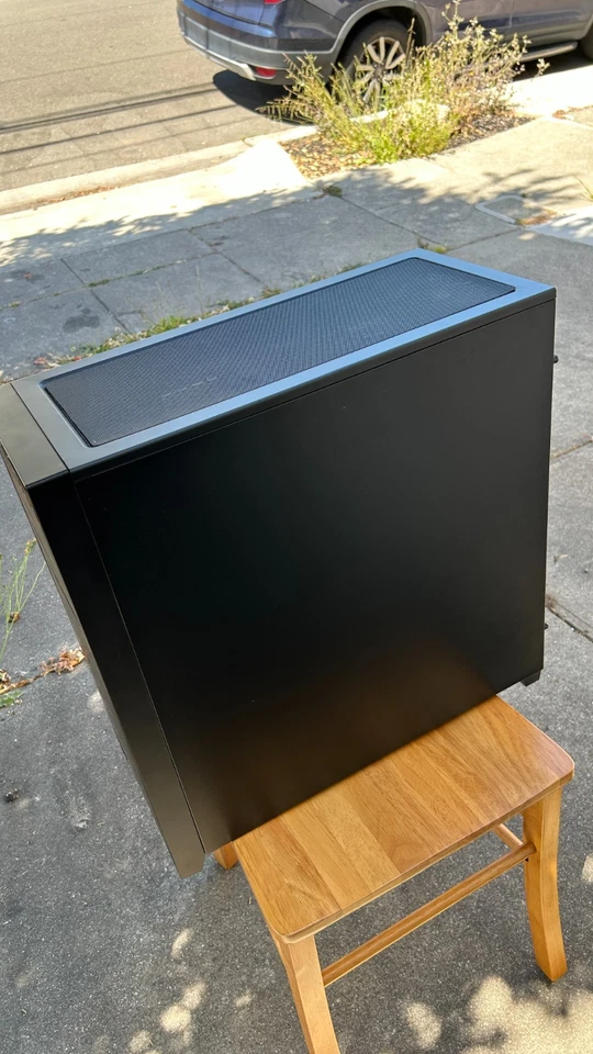 Corsair Obsidian Series 750D Full Tower ATX Case - Black (CC9011035WW) - Image 2 of 4