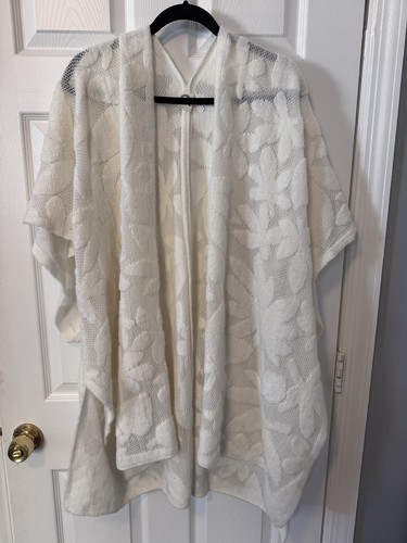 AKEMI + KIN Anthropologie Cream Bellamy Lace Sweater Open Front Kimono Size O/S