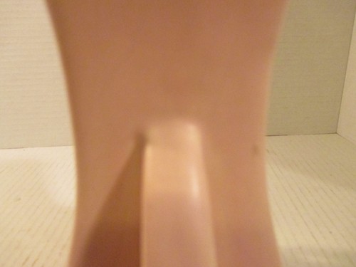 vintage McCoy1940s Pink 2 handled Vase 8 " Tall leaf pattern - Picture 4 of 8