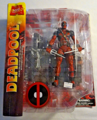 2010 Diamond Marvel Select DEADPOOL RED SUIT w/Detailed Base NIB