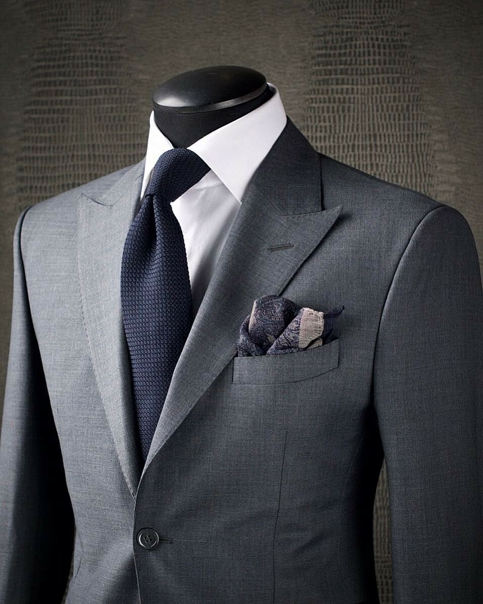 Men's Gray Suit 2Pcs Peak Lapel Slim Fit Suit Groom Tuxedos Wedding Formal  Suit