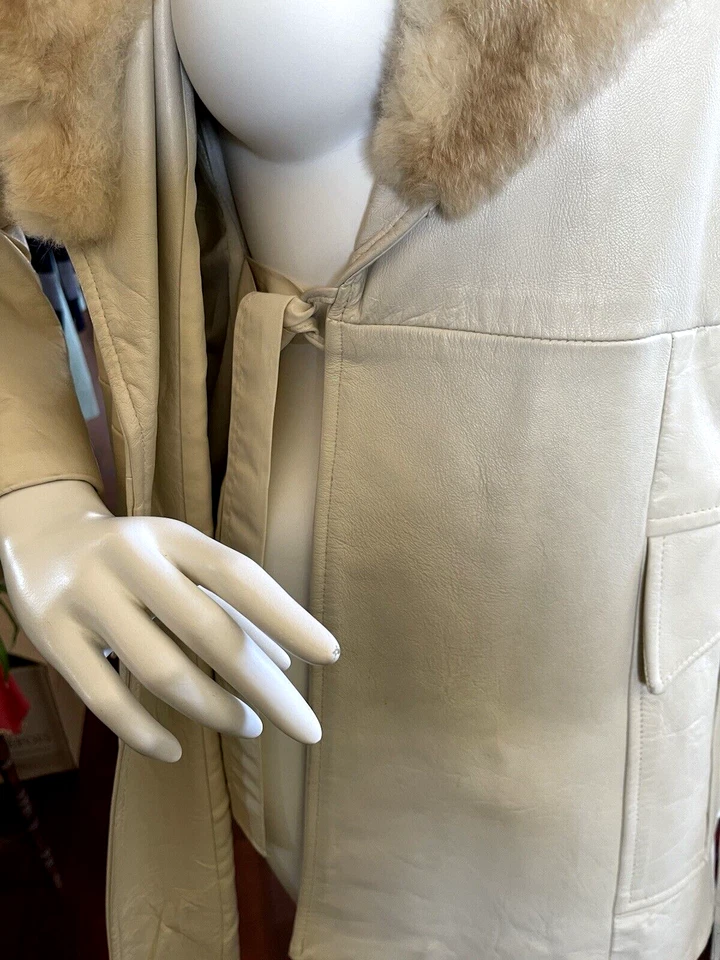 Leathercraft Vintage 70’s Ivory Leather Coat W/ Fur Collar & Tie Belt Sz 8 S/M - Image 4 of 4