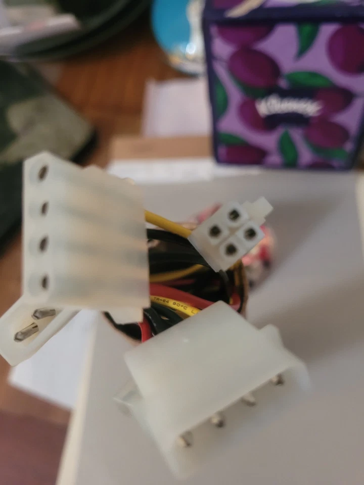 3 pin fan adapter to Molex fan adapter. - Image 3 of 4