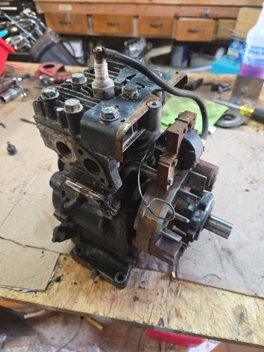 Briggs & Stratton 80202 3HP Engine Horizontal Shaft Turns Freely