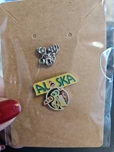 VTG Alaska Bird Native Totem Pole Art Design Enamel Pin Travel Souvenir...