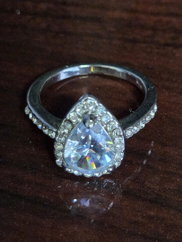 Costume Jewelry Womens Ring 6 Pear cut stone