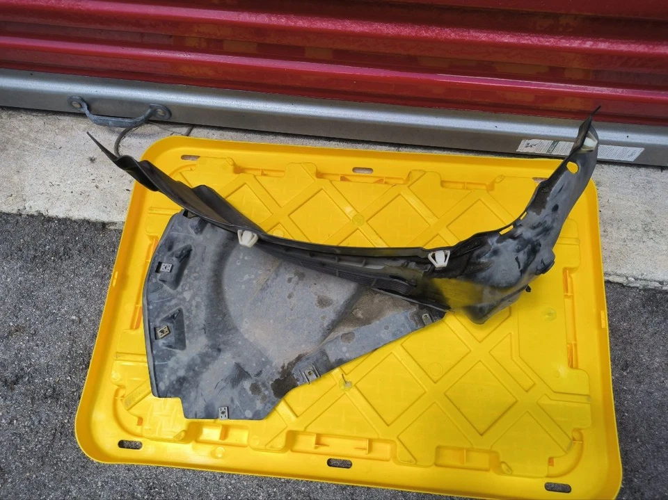 Audi S5 2018 3.0T Premium Plus OEM Front Right Side Fender Liner Extension Cover - Изображение 4 из 4