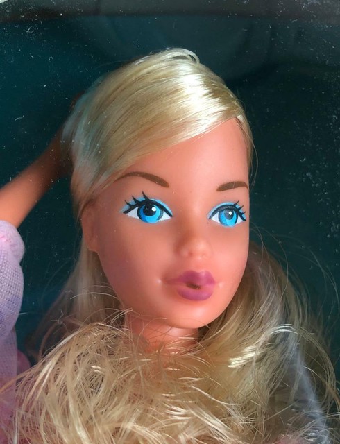 1978 Kissing Barbie Doll NRFB 2597 Mattel with Lipstick Excellent NEW