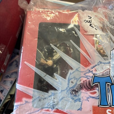 Marvel Fact Files The Mighty Thor With Hand Painted Statuette Listed 10/12