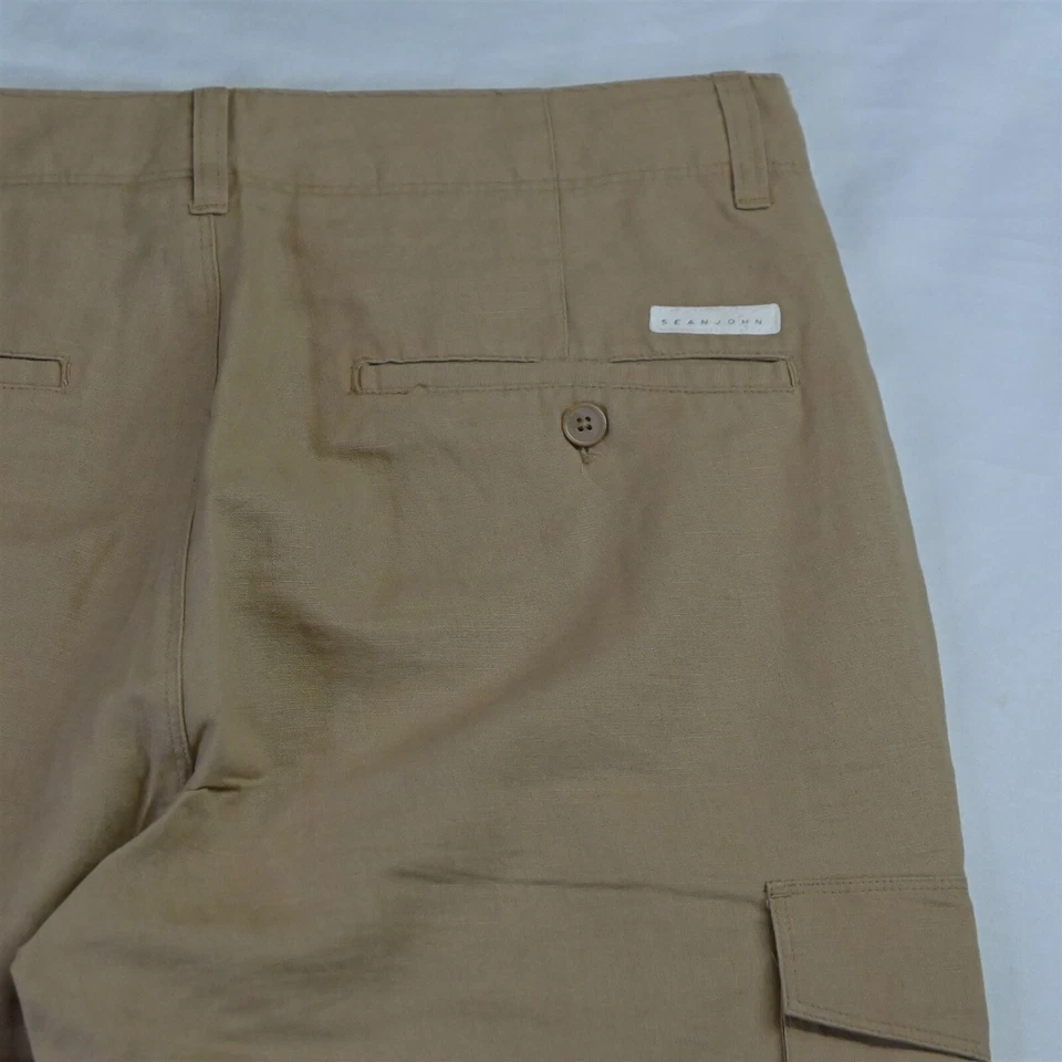 Shorts cargo Sean John 30 x 12" mistura de linho cáqui - Imagem 4 de 4