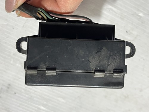 1997 Suzuki GSXR 750 Fuse Box Plug (OEM) - Picture 3 of 17