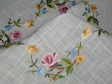 Super Tischdecke / Mitteldecke 78 cm / 78 cm Blumen Handarbeit UNBENUTZT