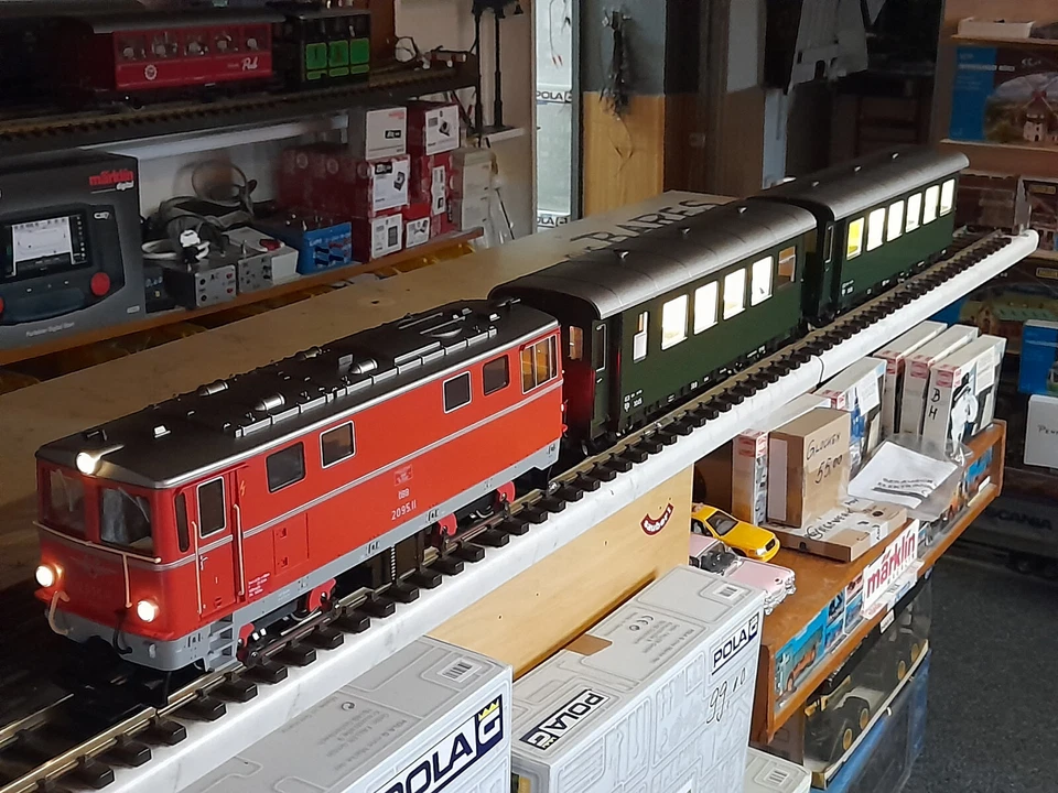 Spur LGB - ÖBB - PERSONENZUG,Diesellok Rh 2095+2 Personenwagen mit Licht+Figuren