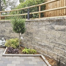 Tobermore Secura Grand Retaining Wall Blocks (40). Collect only Malvern, Worcs