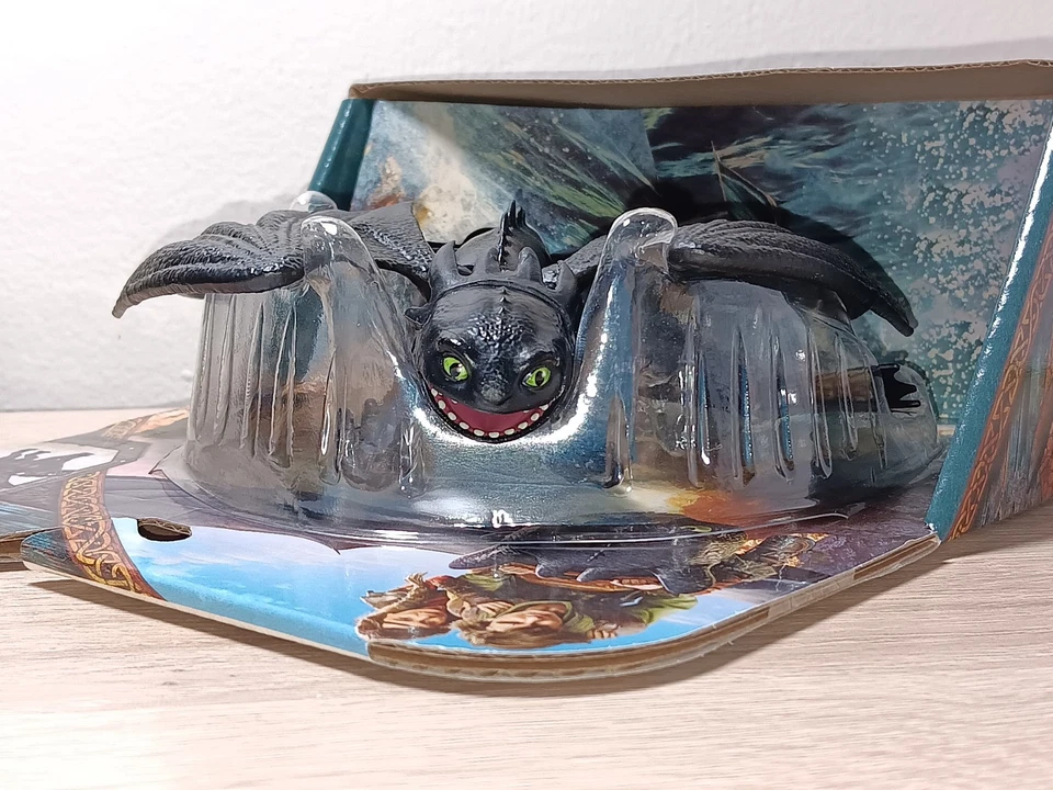 *FREE SHIP* 9" TOOTHLESS Deluxe Articulated How To Train Your Dragon Figure - Image 2 of 3