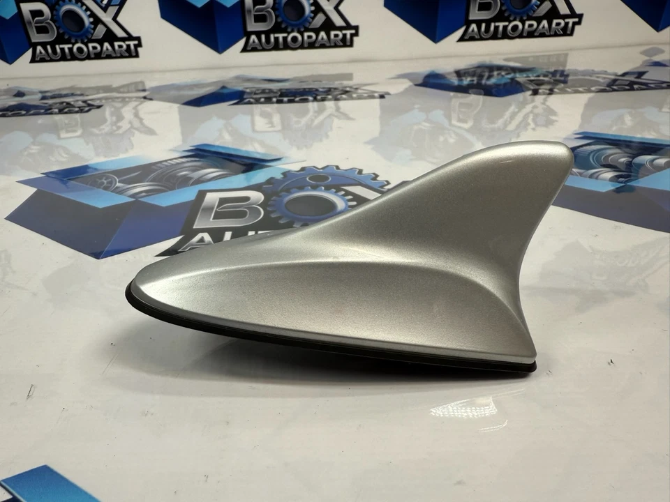 Antena de techo Hyundai Sonata 2009-2014 aleta de tiburón 96250-3Q000S3B plateada (#SM) OEM Foto 3 de 4