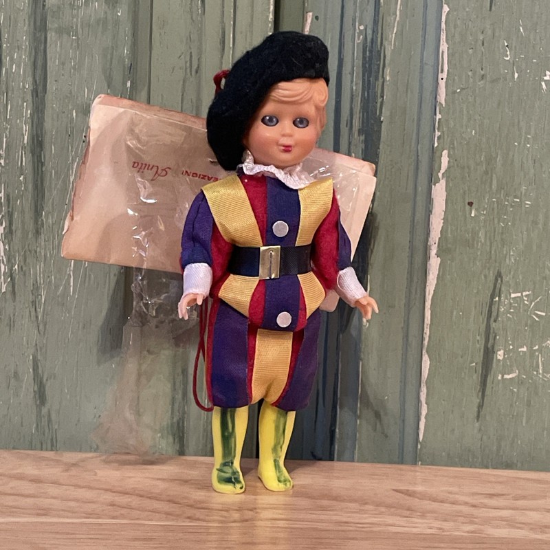 Swiss Guard Souvenir Doll From The Vatican ￼