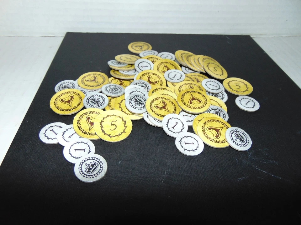 Monopoly Disney Villanos Juego de Mesa Piezas de Repuesto Monedas Foto 3 de 3