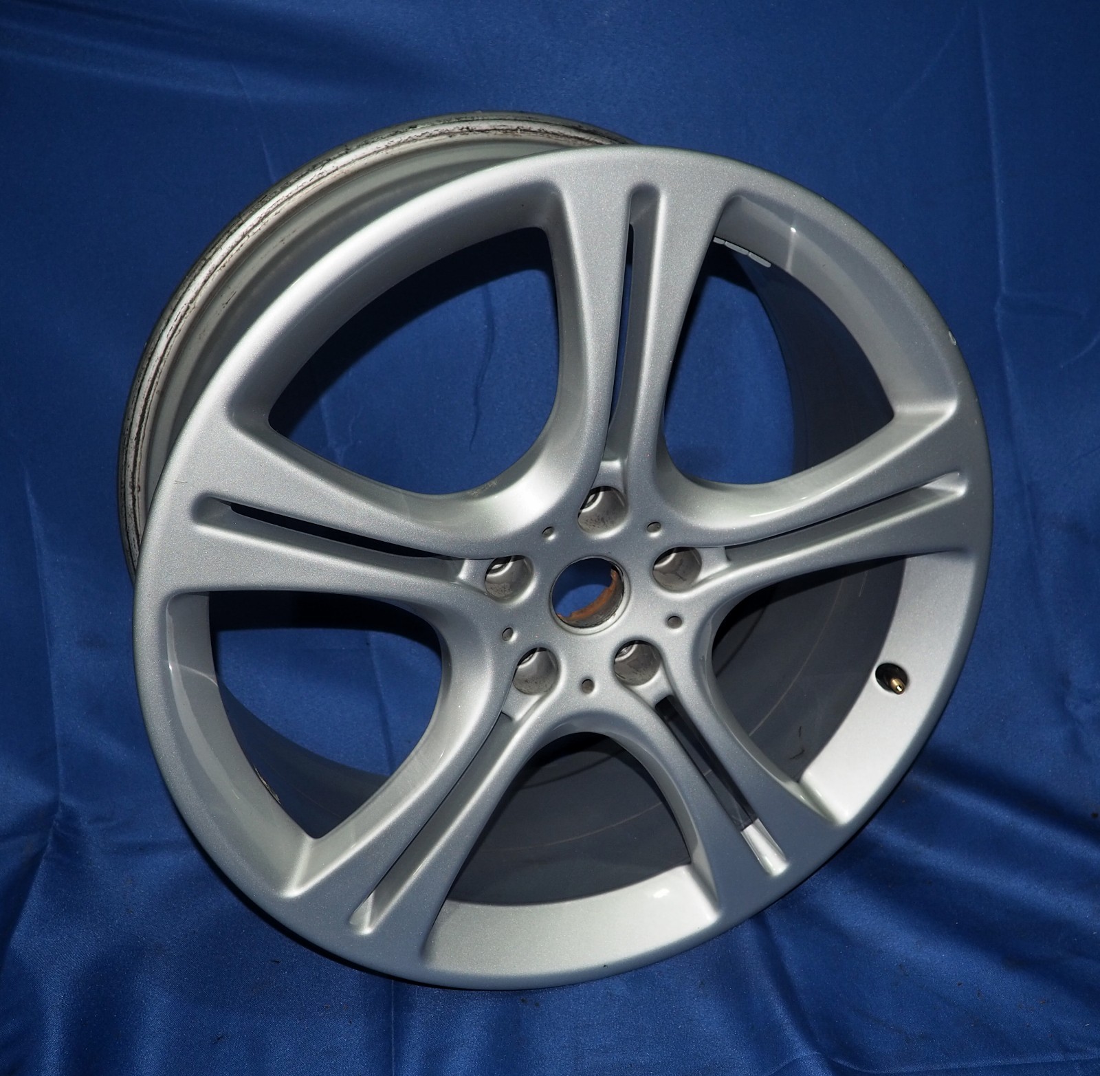 2011-2014 McLaren MP4-12C Front 20" x 8.5" Front Wheel Rim OEM *Small Nick*