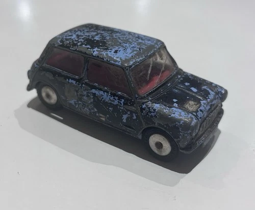 Vintage 1960s Corgi Toys No. #226 Morris Mini Minor Pat. 21101/59