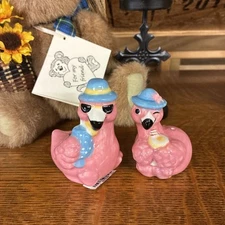 Cracker Barrel Mini Flamingos with Drinks Salt And Pepper Shaker Set