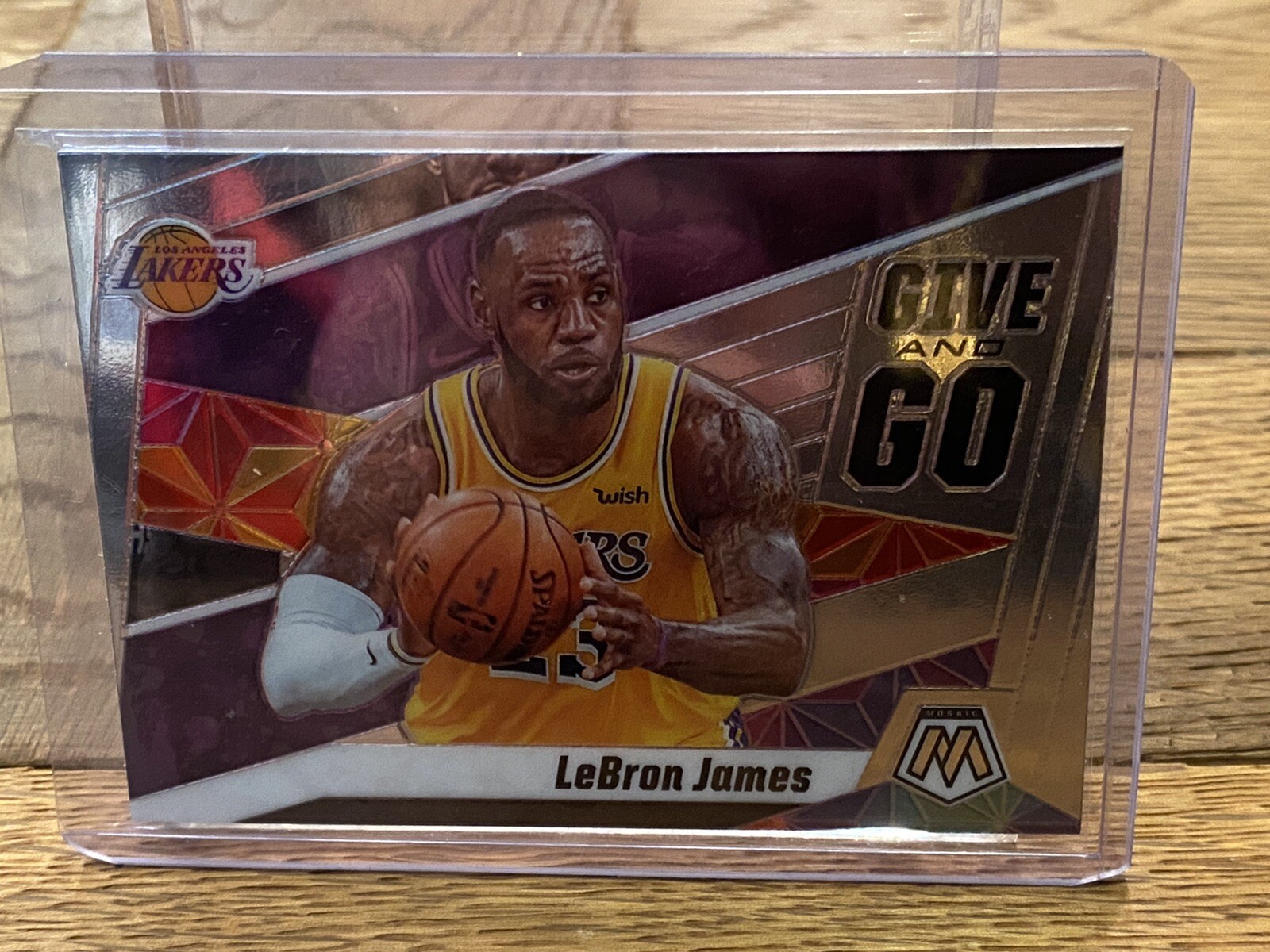 Lebron James 2019-20 Panini Mosaic Give and Go Insert #8 LAKERS