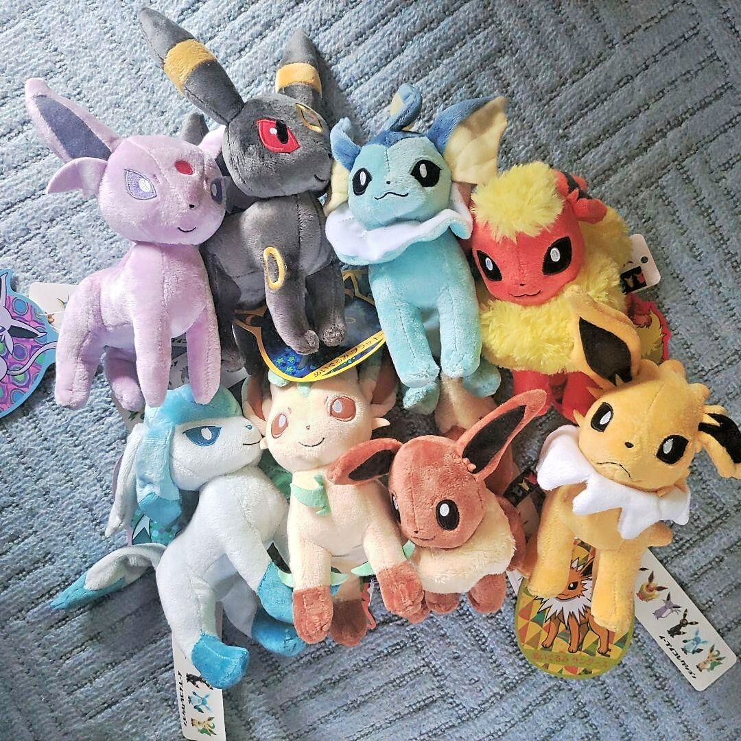 Lot De Peluches Pokémon Center Japan – Pikachu, Évoli Et Leurs Potes