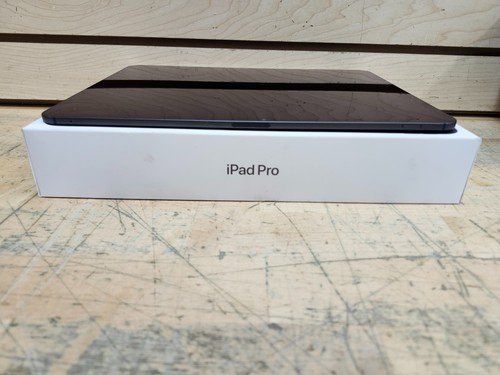 Apple iPad Pro 13" M4 Chip 256GB Wi-F + Cellular - UNLOCKED *6 CYCLE COUNT* - Picture 10 of 19