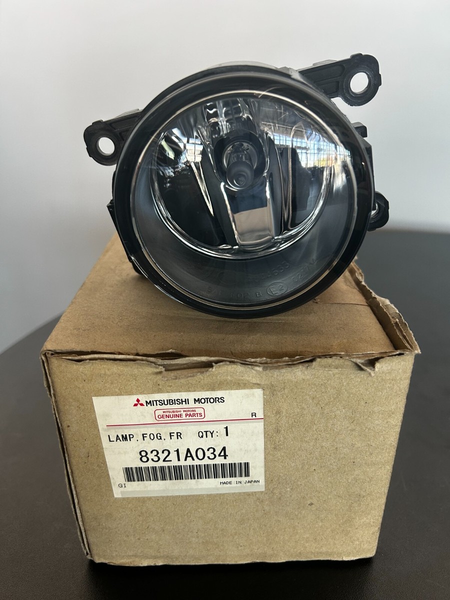 MITSUBISHI OUTLANDER, L200, PAJERO/MONTERO GENUINE FRONT FOG LAMP