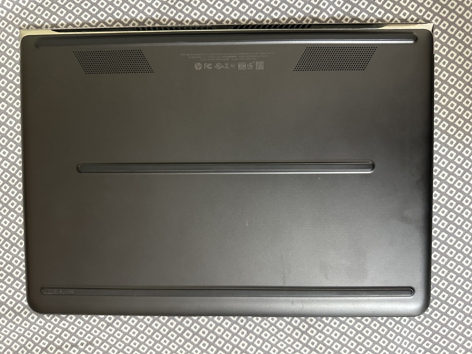HP Spectre 13-v011dx 13.3" i7-6500U 8GB RAM 256GB SSD - Picture 7 of 8