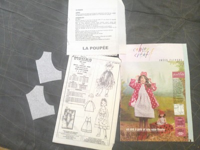 Patron De Couture Pour Vêtements De Poupée - Magazine Modes Et Travaux Mai 2001, Complet, Non Découpé