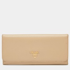 Portafoglio continentale Prada beige in pelle saffiano con patta