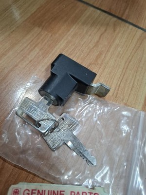 KAWASAKI AN80-JOY-SUNNY JOY-K90 SEAT LOCK ASSY GENUINE NOS JAPAN P/N 27016-5046