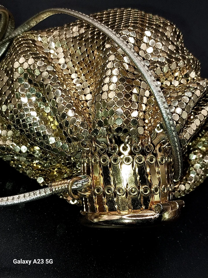 De colección ~ Década de 1930 ~ WHITING DAVIS ~ Malla expandible ~ Cartera dorada ~ ART DECO ~ Bolsa tapa ornamentada Foto 3 de 4