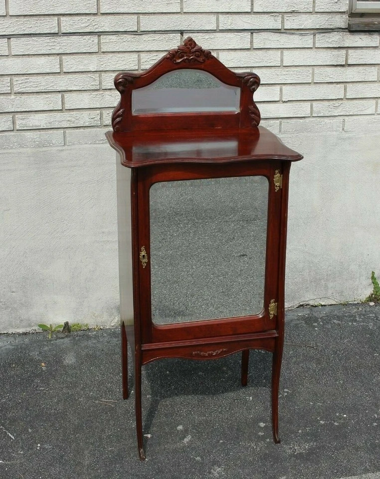 Armario de madera de cerezo del siglo XIX con 2 espejos y llave Foto 2 de 4