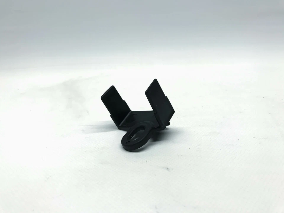 Soporte derecho solenoide de arranque Aprilia RSV Tuono 1000R (2) 06' Foto 2 de 3