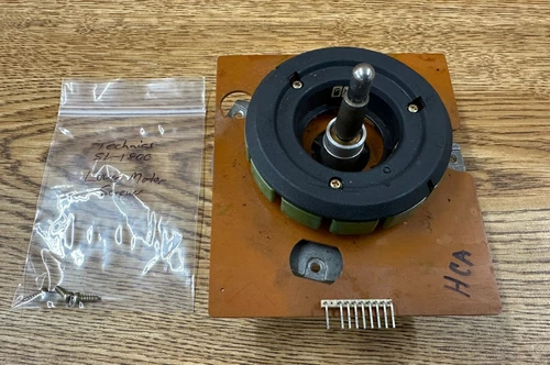 TECHNICS SL-1800 TURNTABLE MOTOR & SPINDLE ASSEMBLY