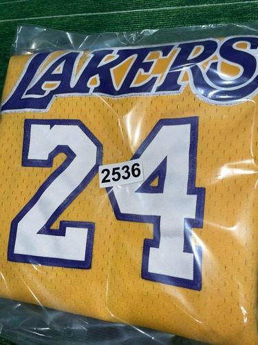 Los Angeles Lakers Kobe Bryant #24 Jersey Youth Adidas Sz Medium 10/12 Preowned - Picture 12 of 12