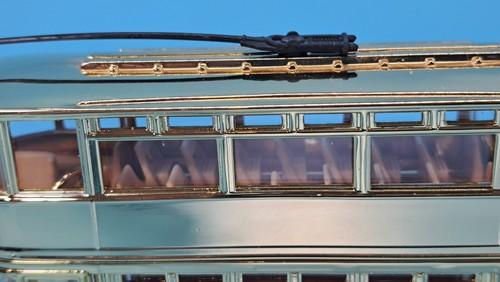 Corgi CC25207 - 1:72 Scale - Fully Closed Tram - Golden Jubilee - Gold Plated - Picture 10 of 18